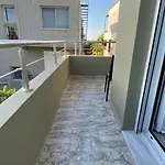 άνετο πολυτελές *