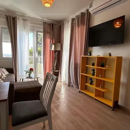 άνετο πολυτελές 하니아