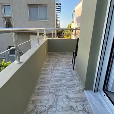 άνετο πολυτελές *